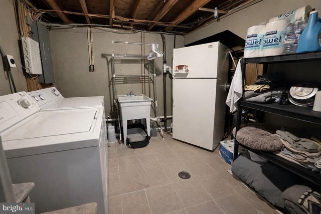 8 THEODORE AVE, Middletown, PA 17057