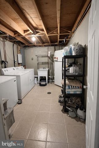 8 THEODORE AVE, Middletown, PA 17057