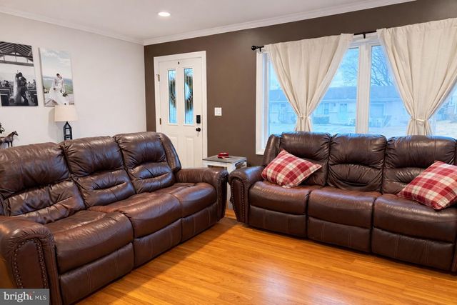 8 THEODORE AVE, Middletown, PA 17057