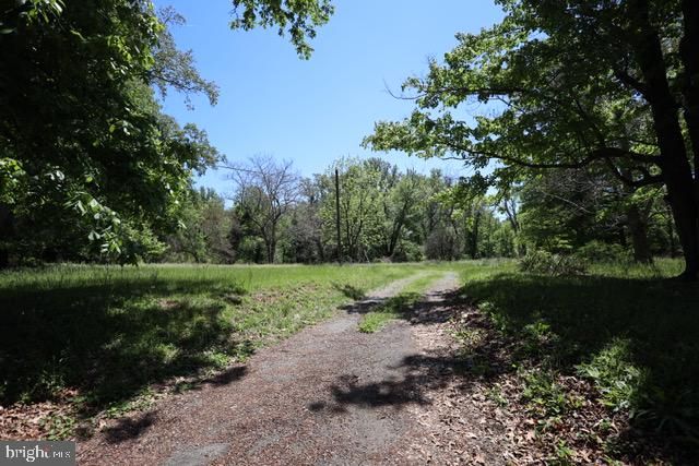 18465 BROOKE RD, Sandy Spring, MD 20860