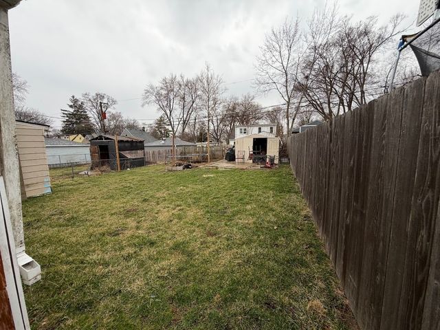 322 Bellevue Drive, Round Lake Park, IL 60073