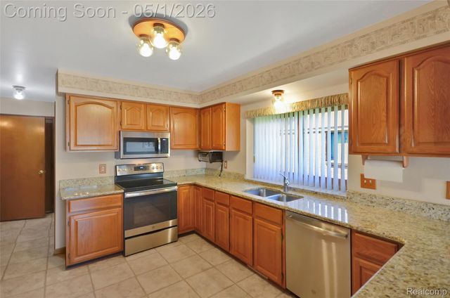 52598 Bordeaux Way, Shelby Charter Township, MI 48315