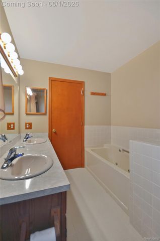 52598 Bordeaux Way, Shelby Charter Township, MI 48315