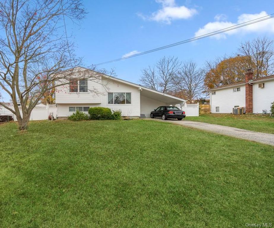 20 Laurie Road, Brentwood, NY 11717