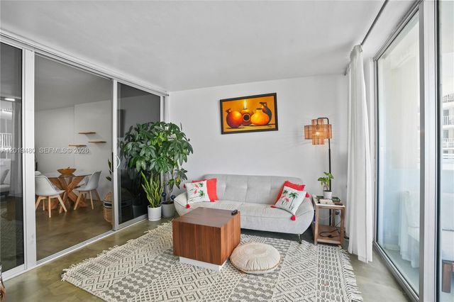 1200 W Ave 819 819, Miami Beach, FL 33139