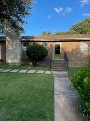 9101 Rockcrest CIR, Austin, TX 78759