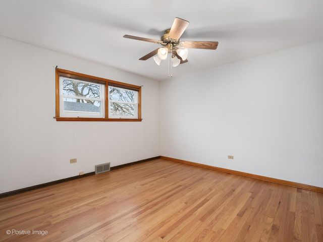 18547 Lexington Avenue, Homewood, IL 60430