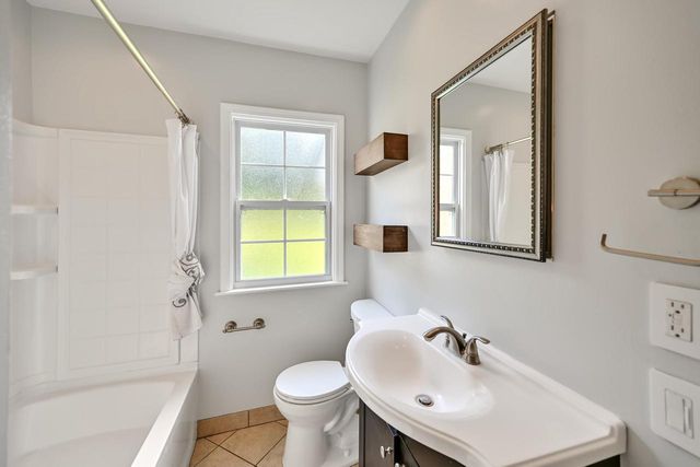 W62N352 Hanover AVENUE, Cedarburg, WI 53012