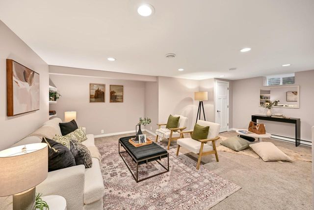 W62N352 Hanover AVENUE, Cedarburg, WI 53012