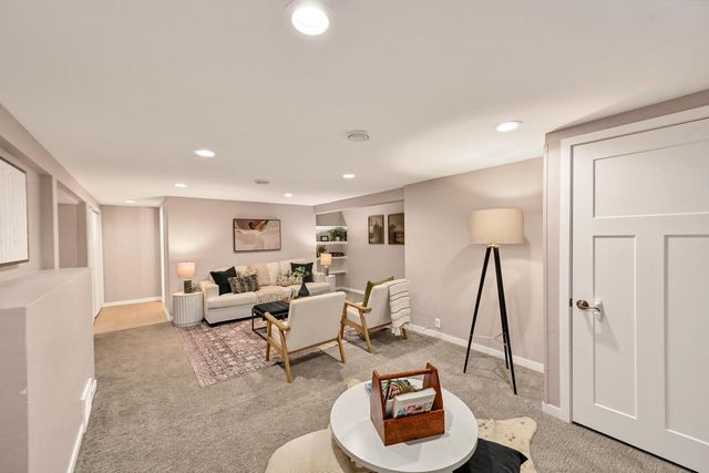 W62N352 Hanover AVENUE, Cedarburg, WI 53012