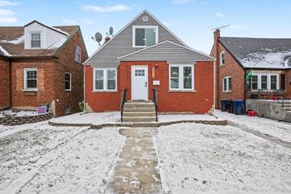 9312 S Francisco Avenue, Evergreen Park, IL 60805