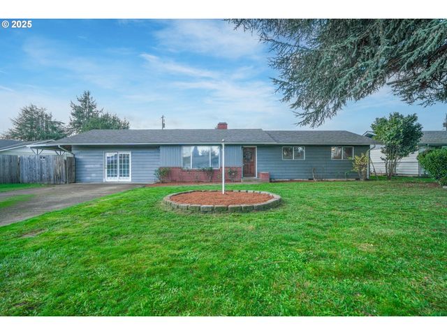 922 S 38TH St, Springfield, OR 97478