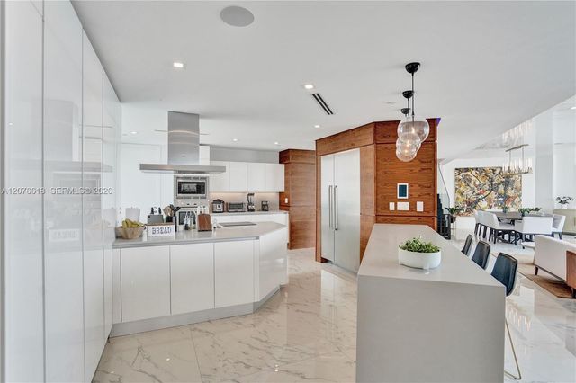 4000 Island Boulevard PH2, Aventura, FL 33160