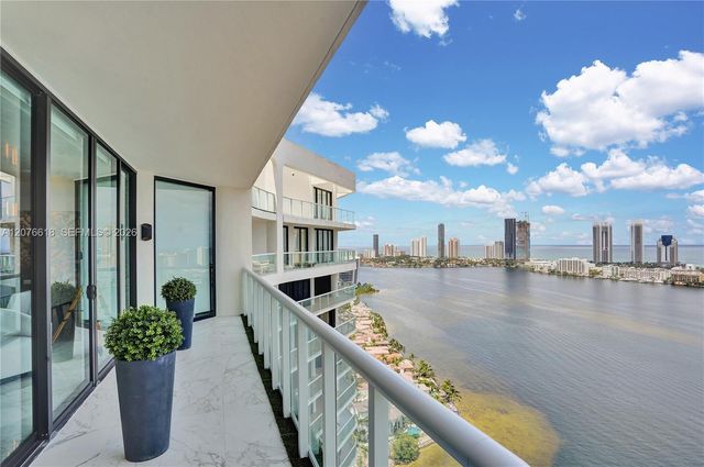 4000 Island Boulevard PH2, Aventura, FL 33160