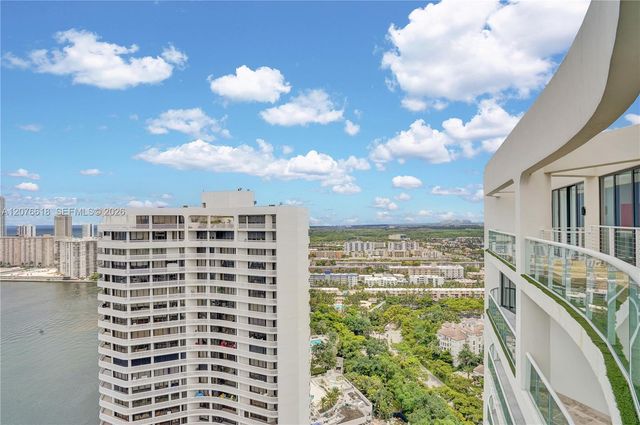 4000 Island Boulevard PH2, Aventura, FL 33160