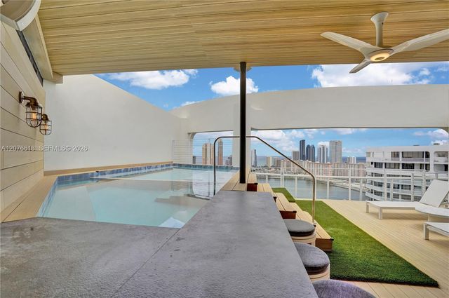 4000 Island Boulevard PH2, Aventura, FL 33160
