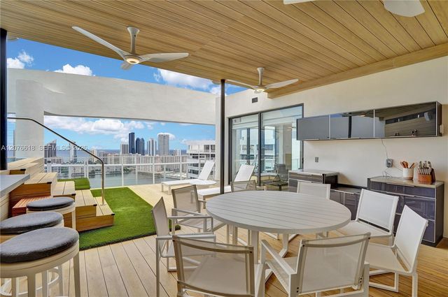 4000 Island Boulevard PH2, Aventura, FL 33160