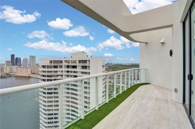 4000 Island Boulevard PH2, Aventura, FL 33160