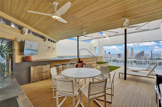 4000 Island Boulevard PH2, Aventura, FL 33160