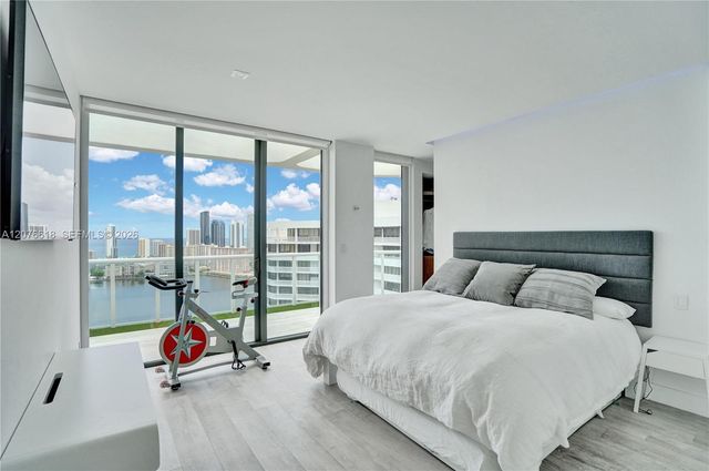 4000 Island Boulevard PH2, Aventura, FL 33160