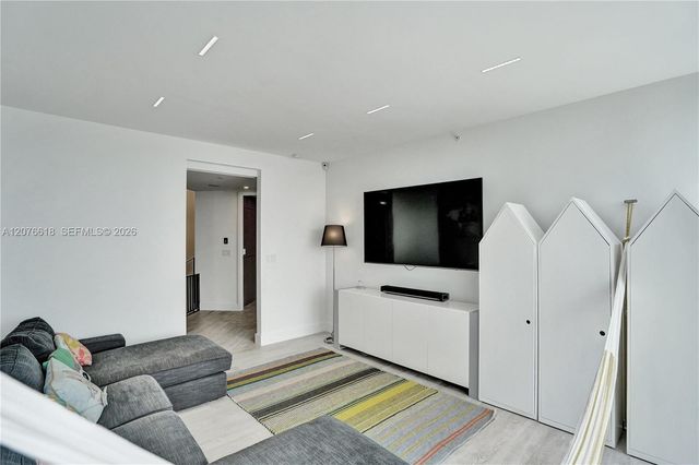 4000 Island Boulevard PH2, Aventura, FL 33160