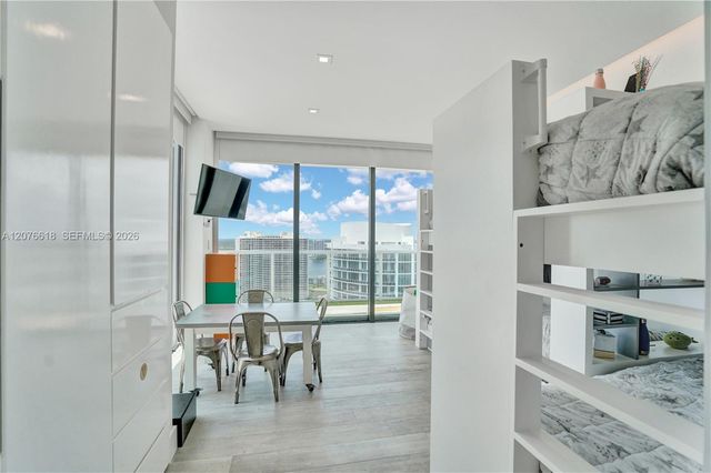 4000 Island Boulevard PH2, Aventura, FL 33160