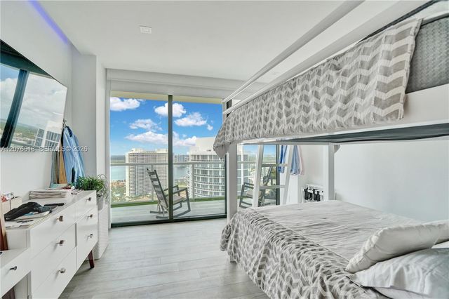 4000 Island Boulevard PH2, Aventura, FL 33160