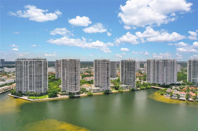 4000 Island Boulevard PH2, Aventura, FL 33160