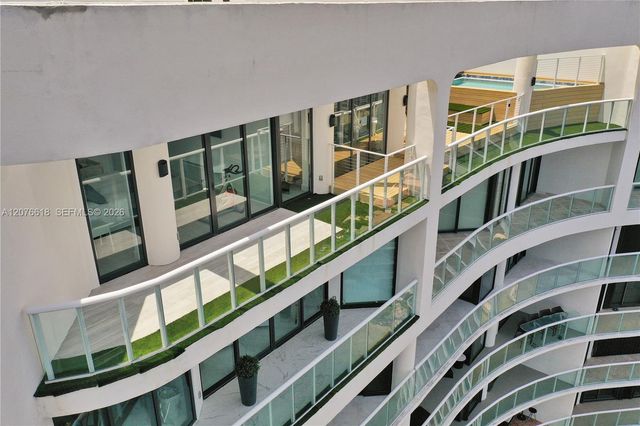 4000 Island Boulevard PH2, Aventura, FL 33160
