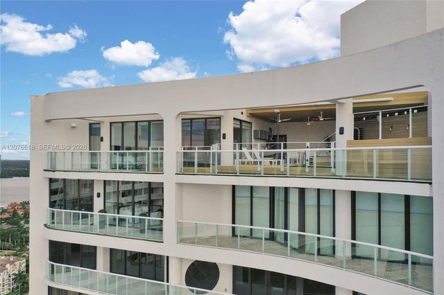 4000 Island Boulevard PH2, Aventura, FL 33160
