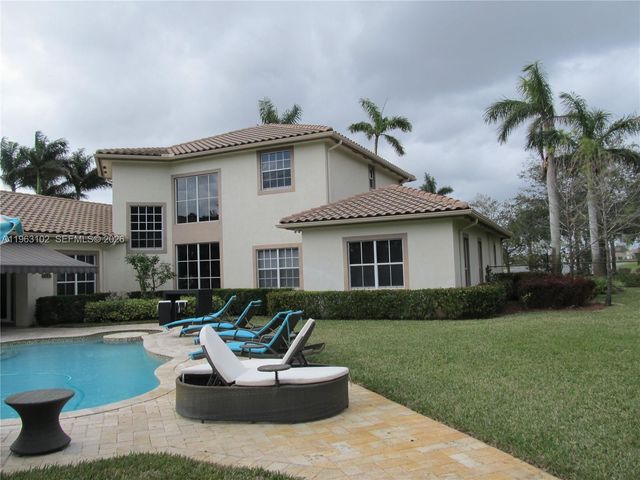 2750 E Jockey Cir E, Davie, FL 33330