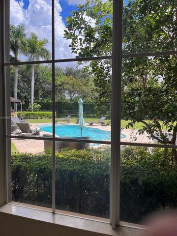 2750 E Jockey Cir E, Davie, FL 33330