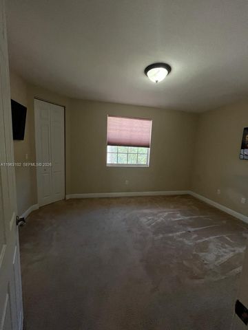 2750 E Jockey Cir E, Davie, FL 33330