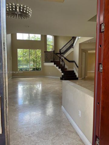 2750 E Jockey Cir E, Davie, FL 33330