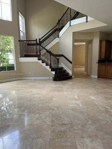 2750 E Jockey Cir E, Davie, FL 33330