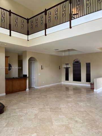 2750 E Jockey Cir E, Davie, FL 33330