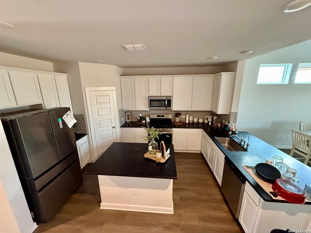 8948 Hazel Birch, Elmendorf, TX 78112