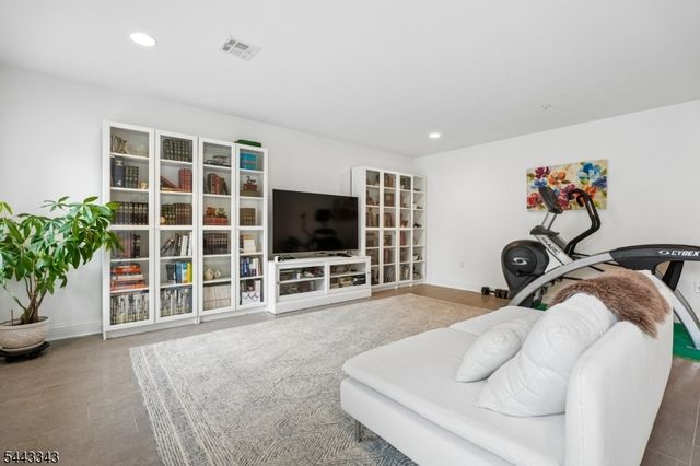 156 Mountain Ave 8, Springfield Twp., NJ 07081