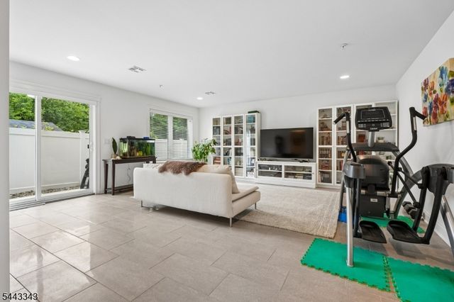 156 Mountain Ave 8, Springfield Twp., NJ 07081