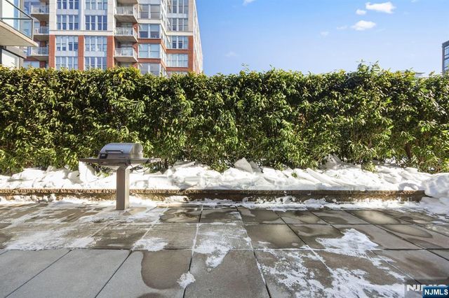 1100 Maxwell Lane 422, Hoboken, NJ 07030