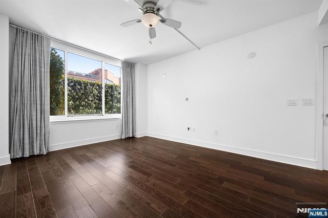 1100 Maxwell Lane 422, Hoboken, NJ 07030