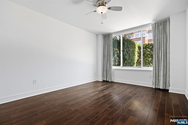 1100 Maxwell Lane 422, Hoboken, NJ 07030