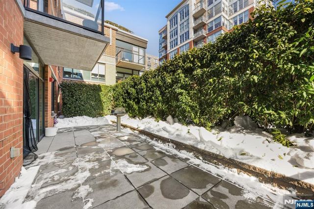 1100 Maxwell Lane 422, Hoboken, NJ 07030