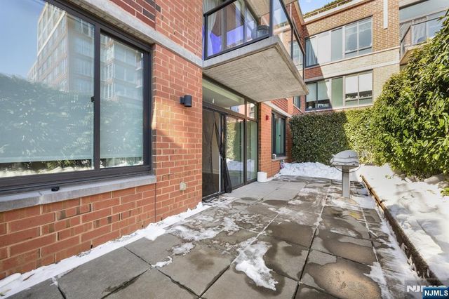 1100 Maxwell Lane 422, Hoboken, NJ 07030