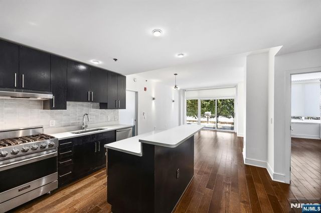 1100 Maxwell Lane 422, Hoboken, NJ 07030