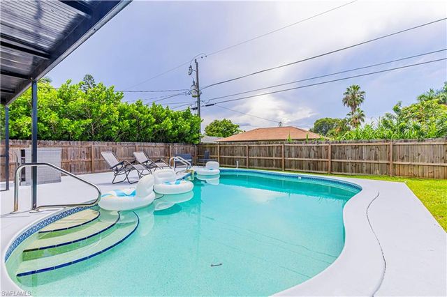 758 105th AVE N, Naples, FL 34108