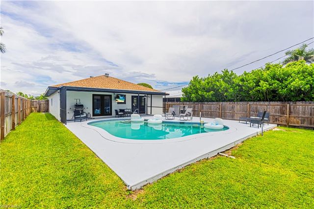 758 105th AVE N, Naples, FL 34108