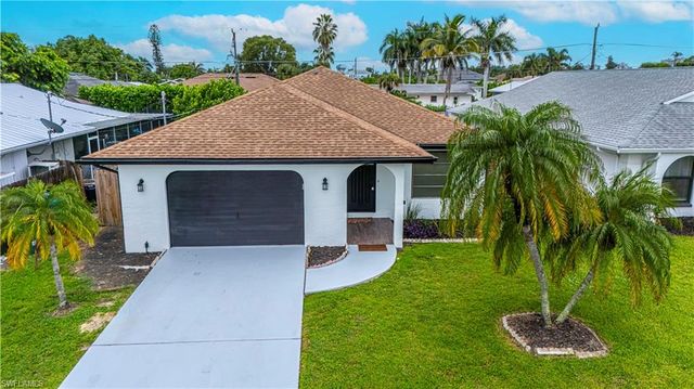 758 105th AVE N, Naples, FL 34108
