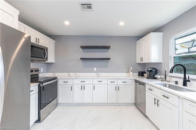 758 105th AVE N, Naples, FL 34108