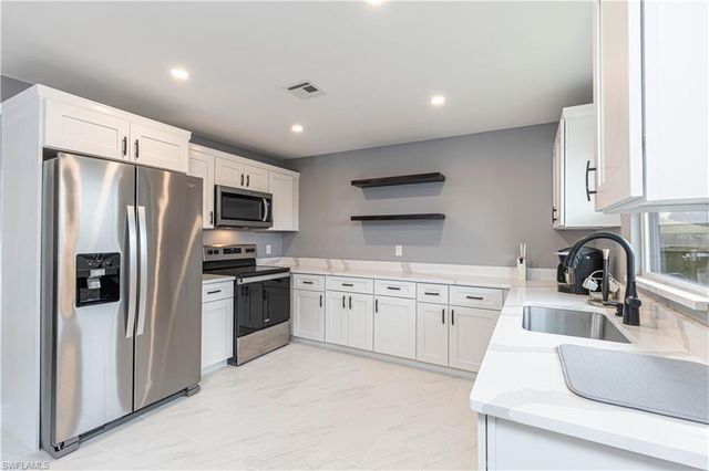 758 105th AVE N, Naples, FL 34108